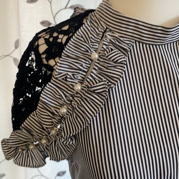 NWT  Women Striped Top Blouse Accented with Pearls - Picture 7 of 11